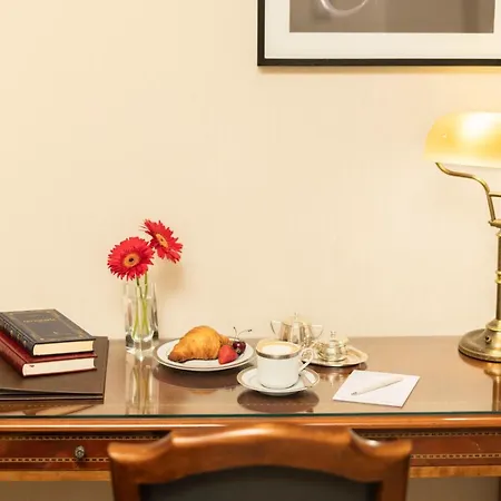 Melia Recoleta Plaza Hotel Buenos Aires Exterior foto A table lamp